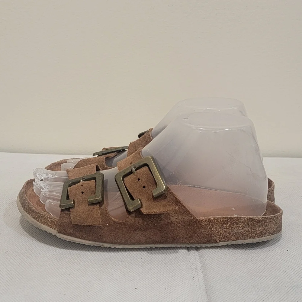 YOKONO LIGHT BROWN SLIDE STYLE SANDALS ( sz 10)